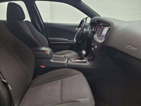 Used 2019 Dodge Charger SXT image 21