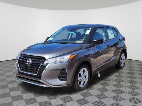 New 2025 Nissan Kicks Play S image 2