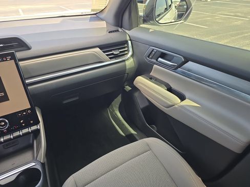 Used 2025 GMC Terrain Elevation FWD image 12
