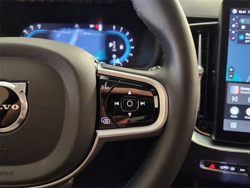 Used 2025 Volvo XC90 B5 Plus image 29