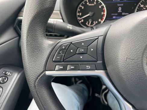 Used 2024 Nissan Altima 2.5 SV FWD image 16