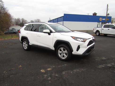 Used 2021 Toyota RAV4 LE image 44