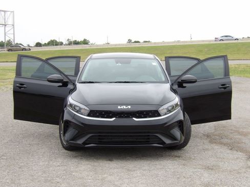 Used 2024 Kia Forte LXS w/ LXS Technology Package FWD image 25