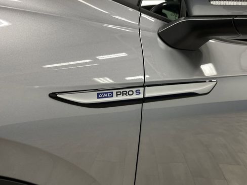 Used 2023 Volkswagen ID.4 Pro S image 36