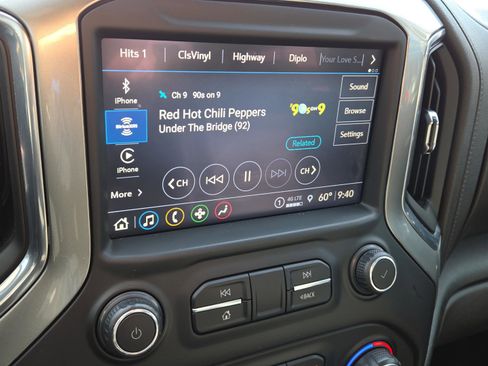 Used 2021 Chevrolet Silverado 1500 LT Trail Boss w/ Convenience Package II image 21