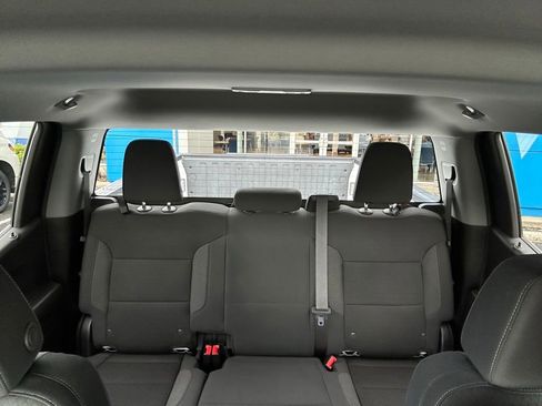 Used 2024 Chevrolet Silverado 1500 Custom w/ Turbomax Blackout Package AWD/4WD image 26