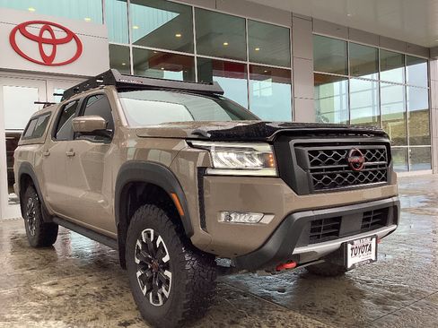 Used 2023 Nissan Frontier PRO-4X w/ Pro Convenience Package image 2