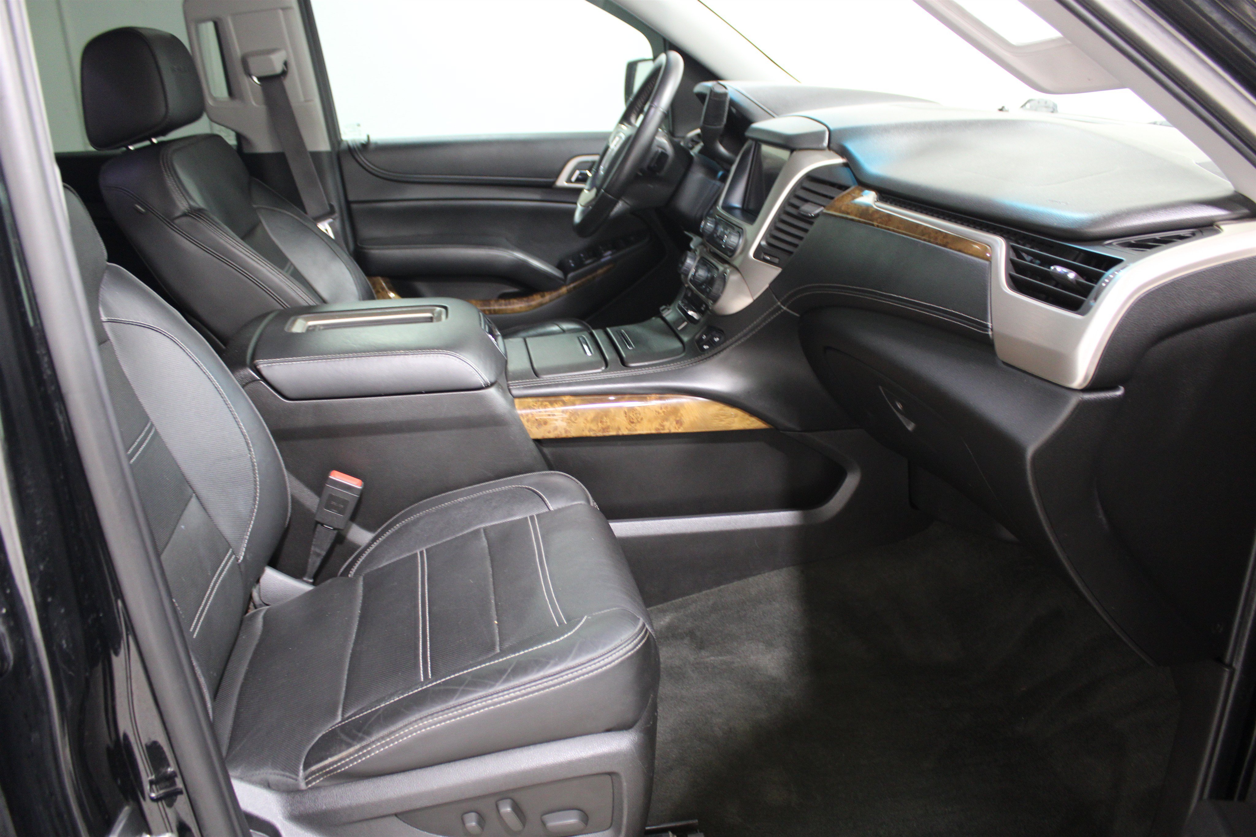 Used 2015 GMC Yukon Denali w/ Touring Package AWD/4WD image 35