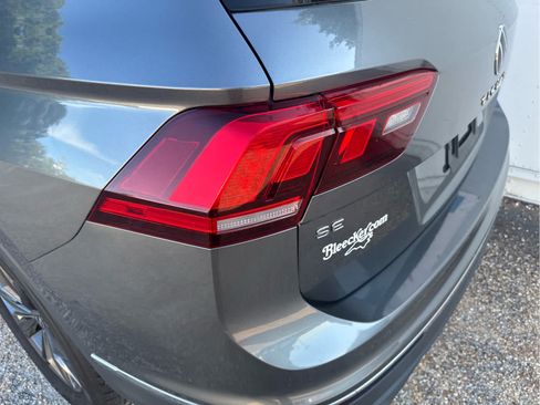 Used 2023 Volkswagen Tiguan SE AWD/4WD image 18