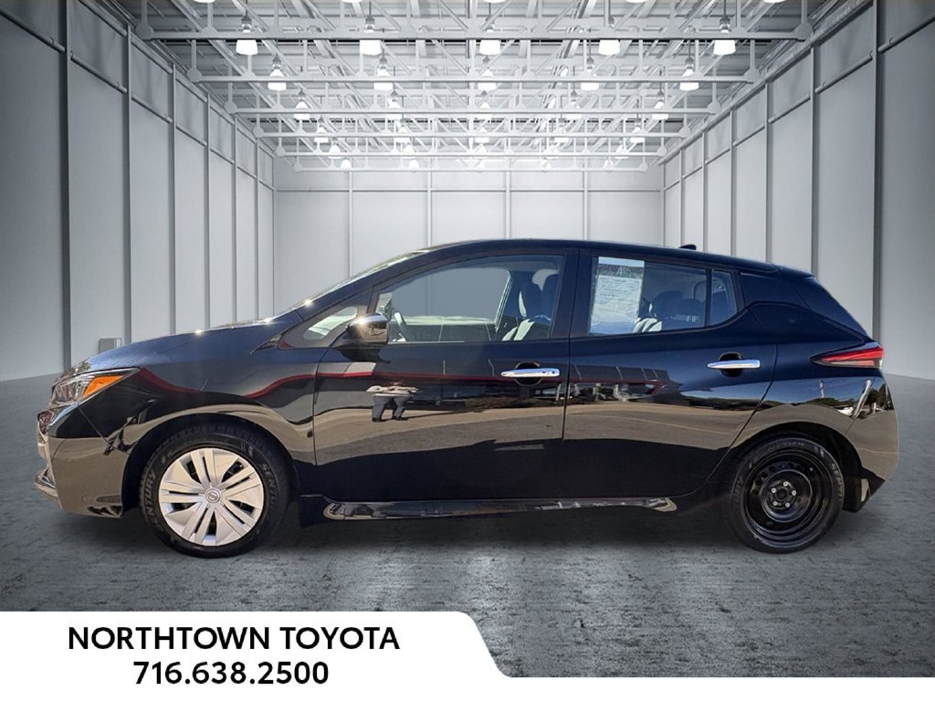 Used 2025 Nissan Leaf S FWD image 2