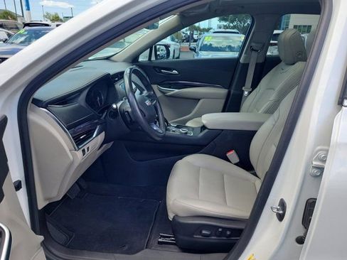 Used 2023 Cadillac XT4 Luxury FWD image 16