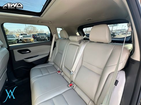 Used 2023 Nissan Rogue SL AWD/4WD image 21