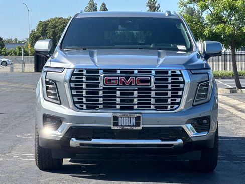 Used 2026 GMC Yukon Denali AWD/4WD image 9