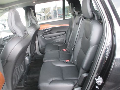 Used 2023 Volvo XC90 B6 Plus w/ Protection Package Premier AWD/4WD image 11