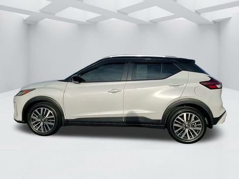 Used 2024 Nissan Kicks SV image 8