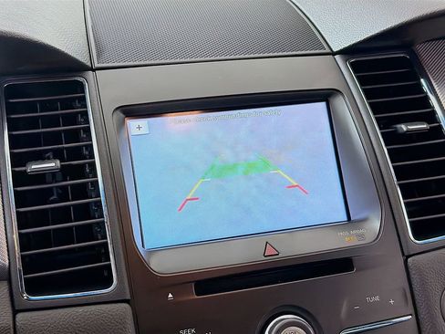 Used 2016 Ford Taurus SHO image 29