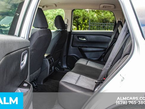 Used 2024 Nissan Rogue SV AWD/4WD image 17