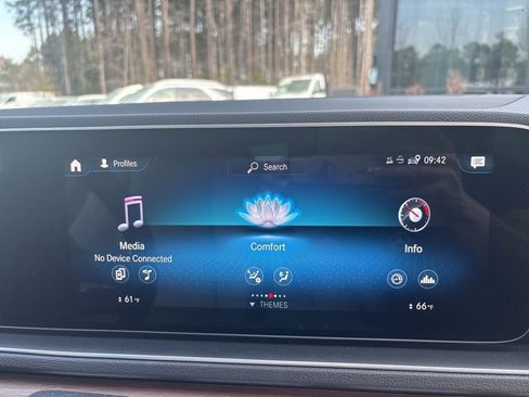 Used 2022 Mercedes-Benz GLE 350 4MATIC w/ Premium Package image 39