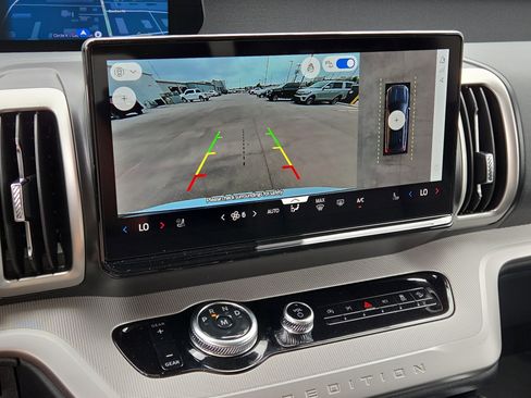 New 2026 Ford Expedition Active AWD/4WD image 14