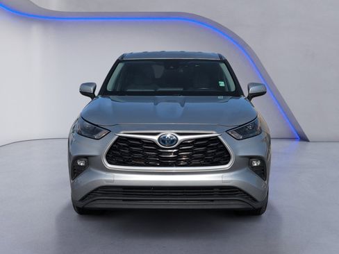 Used 2022 Toyota Highlander LE image 8