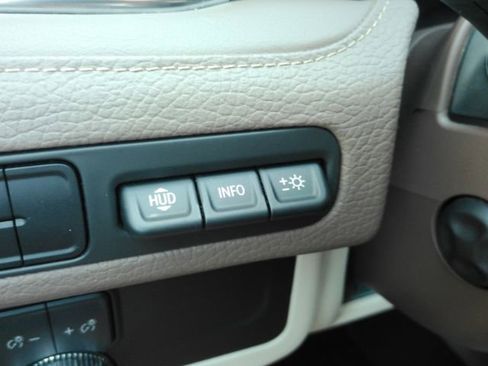 Used 2023 GMC Yukon XL Denali image 41