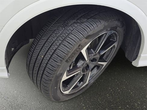 Certified 2025 Audi Q3 2.0T Premium Plus w/ Premium Plus Package image 35