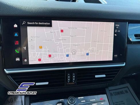 Used 2023 Porsche Cayenne Platinum Edition image 26