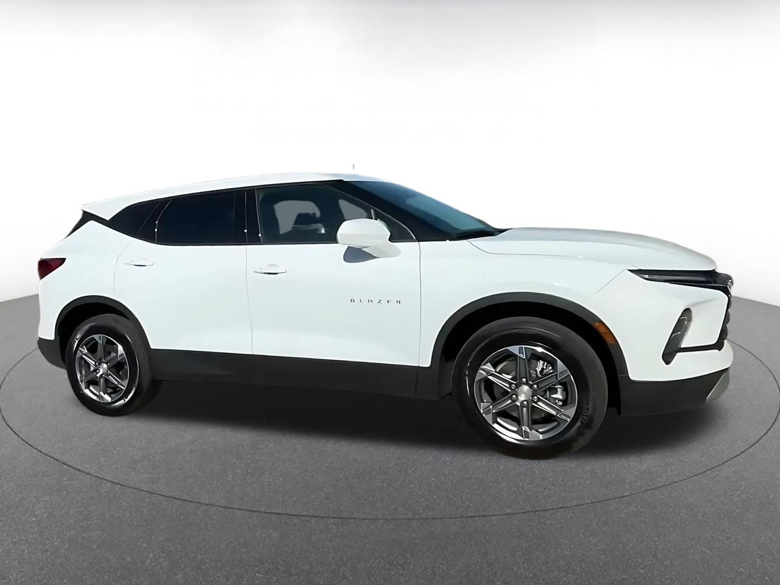 Used 2026 Chevrolet Blazer LT FWD image 15