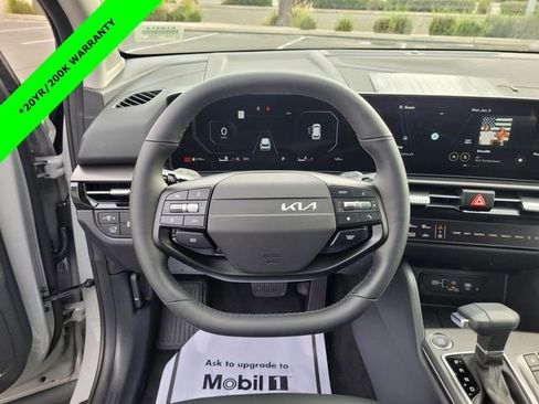 New 2026 Kia Sportage SX image 12