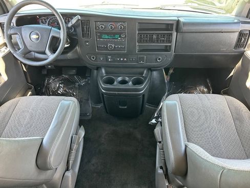 Used 2019 Chevrolet Express 3500 LT w/ LT Preferred Equipment Group RWD image 18