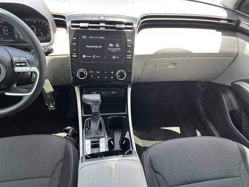 Certified 2024 Hyundai Tucson SE FWD image 19