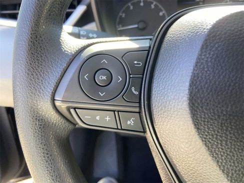 Used 2025 Toyota Corolla LE image 32
