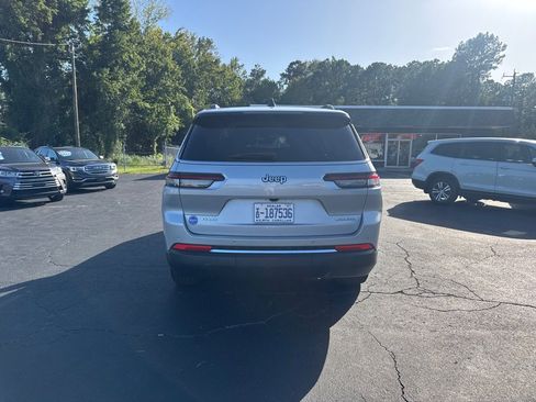 Used 2023 Jeep Grand Cherokee L Laredo image 4