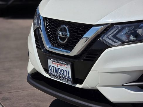 Used 2020 Nissan Rogue Sport SV FWD image 7