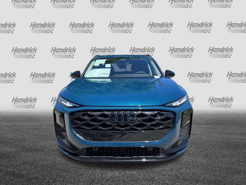 Used 2026 Audi Q3 quattro 2.0T w/ Driver Assistance Package AWD/4WD image 3