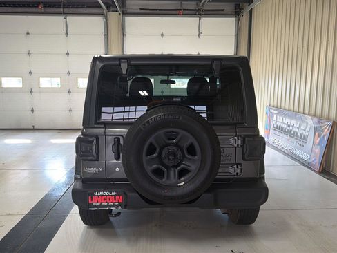 Used 2021 Jeep Wrangler Sport image 7
