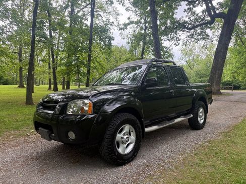 Used 2002 Nissan Frontier SE AWD/4WD image 4
