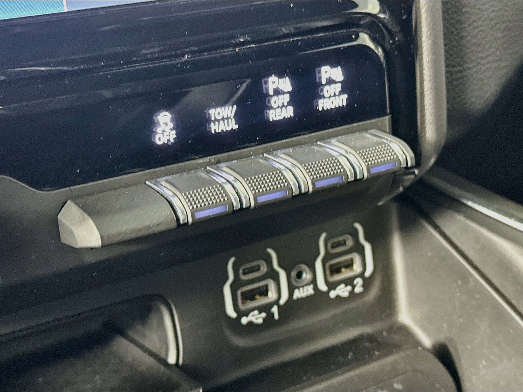 Used 2023 RAM 1500 Laramie AWD/4WD image 26
