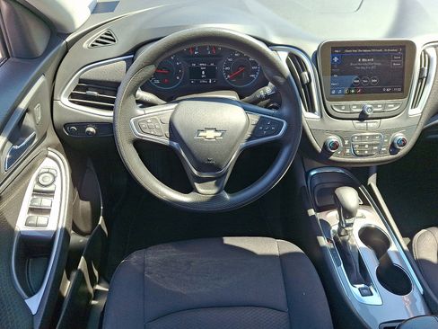Used 2022 Chevrolet Malibu LT FWD image 12