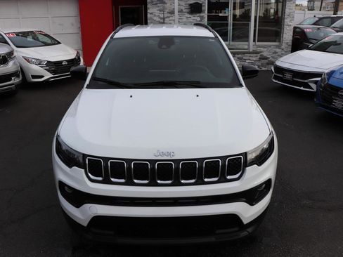 Used 2024 Jeep Compass Latitude AWD/4WD image 9