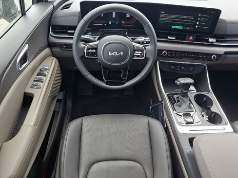 New 2026 Kia Carnival EX FWD image 7