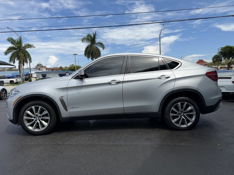 Used 2019 BMW X6 sDrive35i w/ Premium Package RWD image 2