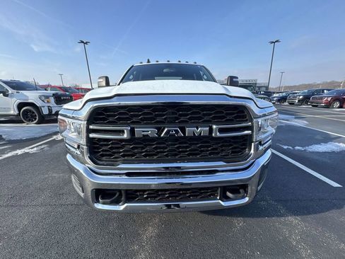 Used 2024 RAM 3500 Tradesman w/ Chrome Appearance Group image 25