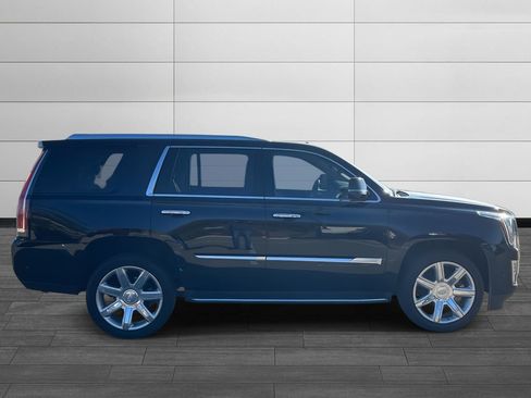 Used 2020 Cadillac Escalade Premium Luxury image 6