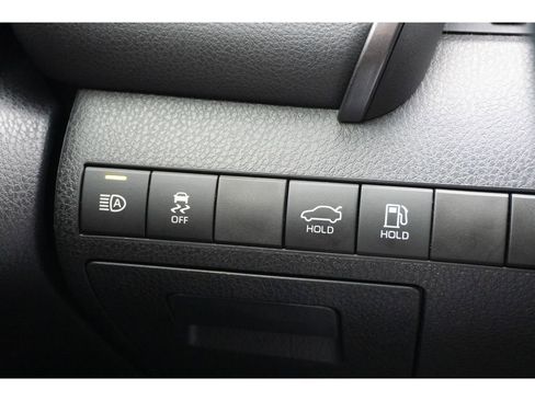 Used 2020 Toyota Camry SE image 26