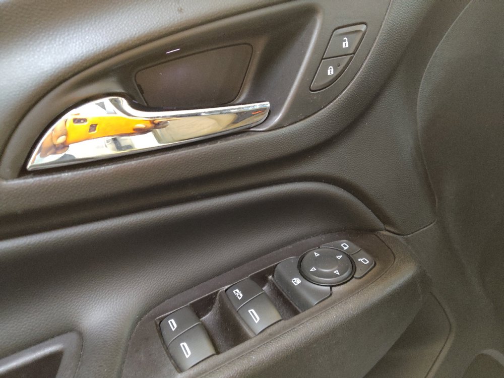Used 2018 Chevrolet Equinox LT FWD image 27