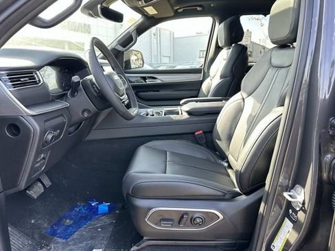 New 2026 Jeep Grand Wagoneer Limited AWD/4WD image 9
