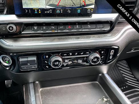 Used 2024 Chevrolet Silverado 2500 LTZ w/ LTZ Convenience Package AWD/4WD image 17