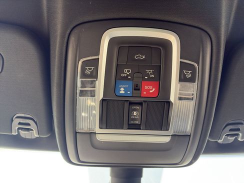 Used 2020 RAM 1500 Limited AWD/4WD image 17