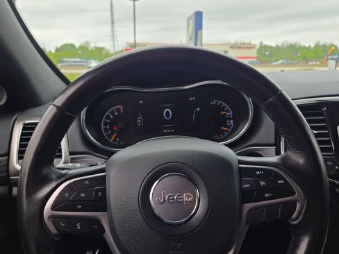 Used 2021 Jeep Grand Cherokee Laredo X AWD/4WD image 37